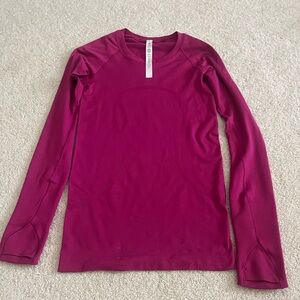 Swiftly Tech Long-Sleeve Shirt 2.0
Waist Length
Size 2
Barely worn